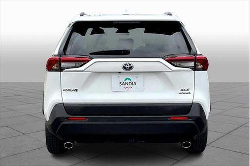 2022 Toyota RAV4 Hybrid XLE