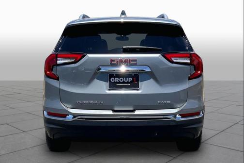 Sterling Metallic 2024 GMC Terrain SLT