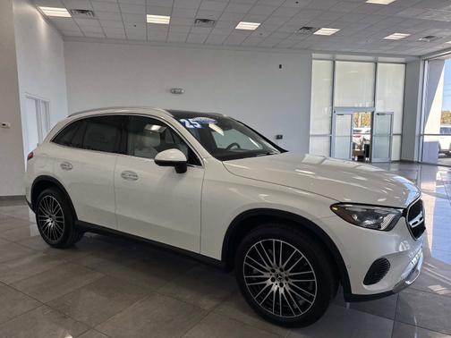 2025 Mercedes-Benz GLC 300 