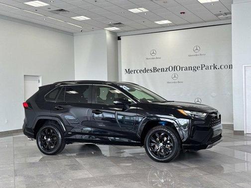 2023 Toyota RAV4 Hybrid SE