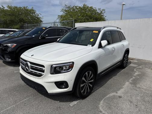 Polar White 2023 Mercedes-Benz GLB 250