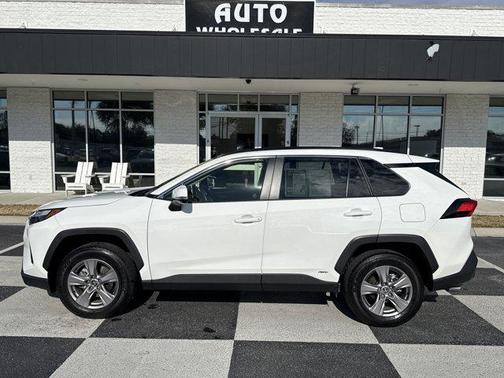 2024 Toyota RAV4 Hybrid XLE