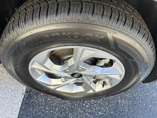 2022 Hyundai TUCSON SE