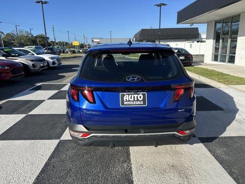2022 Hyundai TUCSON SE