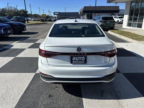 2025 Volkswagen Jetta 1.5T SE