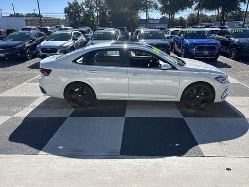 2025 Volkswagen Jetta 1.5T SE