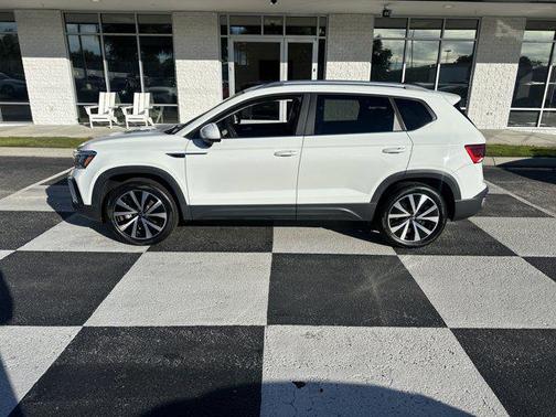 2022 Volkswagen Taos 1.5T SE