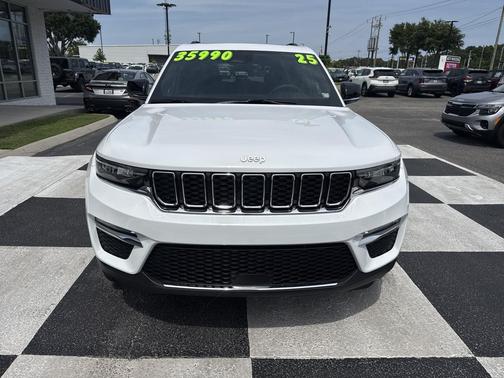 Bright White Clearcoat 2025 Jeep Grand Cherokee Limited