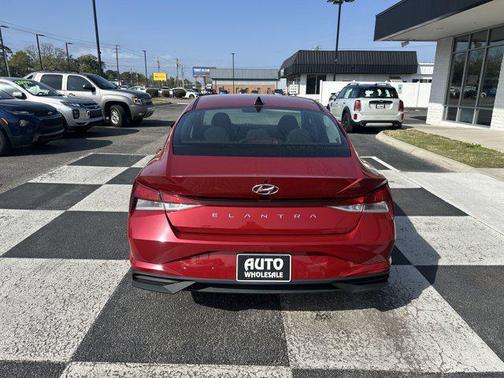 2022 Hyundai ELANTRA SEL