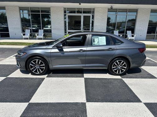 2025 Volkswagen Jetta 1.5T SE