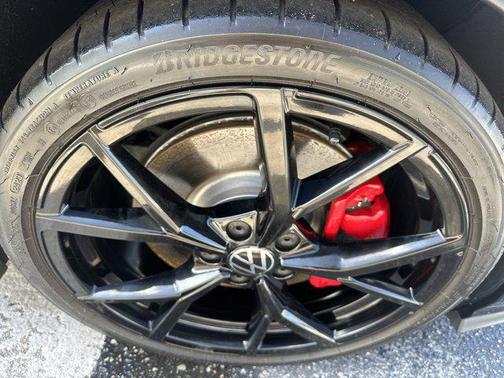 2024 Volkswagen Golf GTI 1.4T TSI