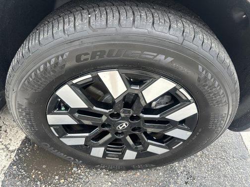 2025 Hyundai SANTA CRUZ SEL Activity