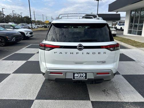 2025 Nissan Pathfinder Platinum 4WD