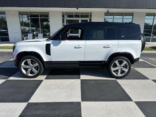 2024 Land Rover Defender 110 P400 X-Dynamic SE