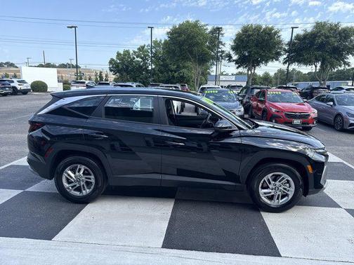 2025 Hyundai TUCSON SE