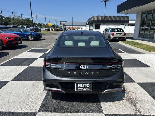 2024 Hyundai SONATA Hybrid SE