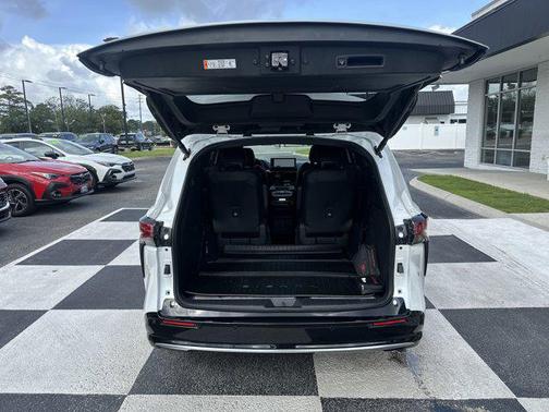2025 Toyota Sienna Platinum 7 Passenger