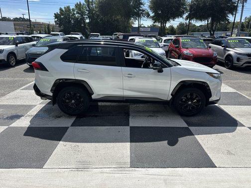 2024 Toyota RAV4 Hybrid SE