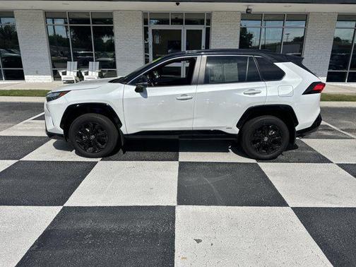 2024 Toyota RAV4 Hybrid SE