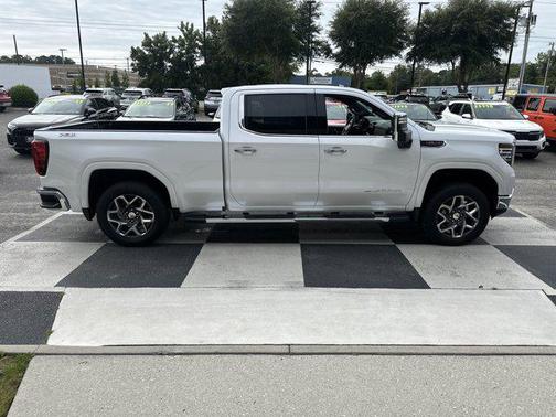 2025 GMC Sierra 1500 SLT