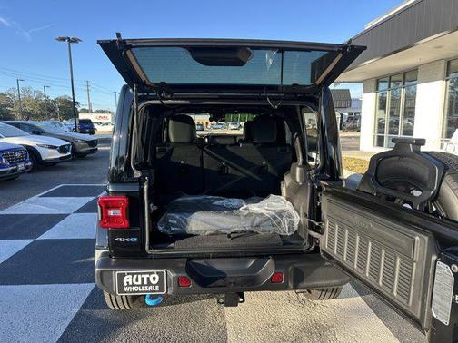 2024 Jeep Wrangler 4xe Sahara