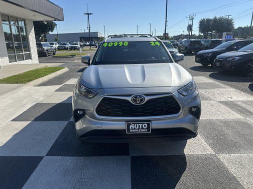 2024 Toyota Highlander XLE