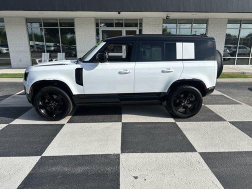 2025 Land Rover Defender 110 P400 X-Dynamic SE