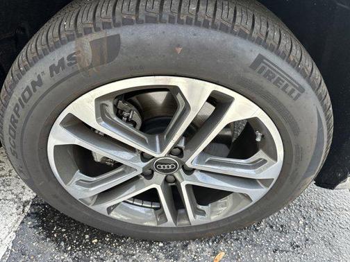 2025 Audi Q5 Premium TFSI quattro S tronic