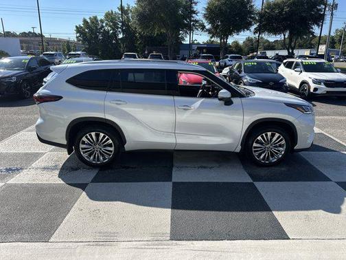 2024 Toyota Highlander Platinum
