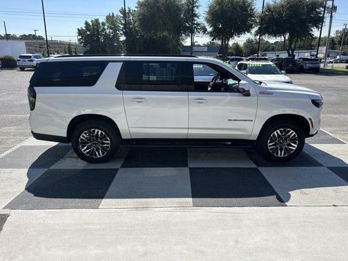 2025 Chevrolet Suburban 4WD Z71