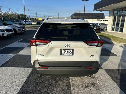 2025 Toyota RAV4 Hybrid XLE Premium