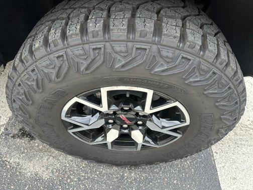 2023 GMC Canyon AT4X