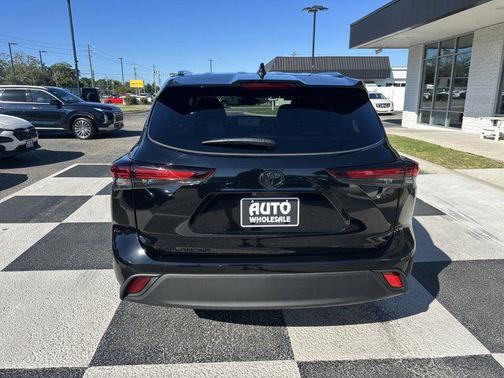 2025 Toyota Highlander Hybrid XLE