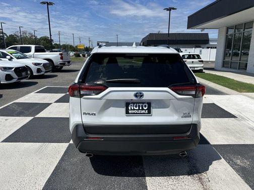 2023 Toyota RAV4 Hybrid XLE Premium