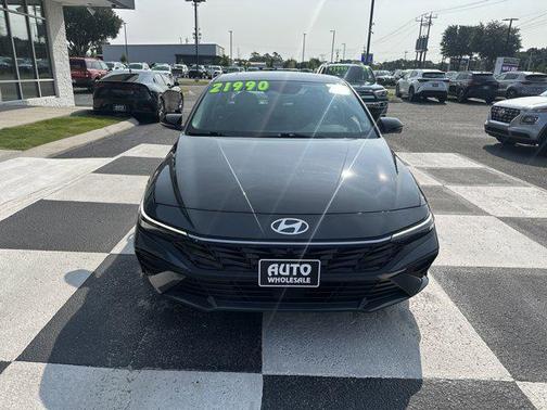 2024 Hyundai ELANTRA Limited