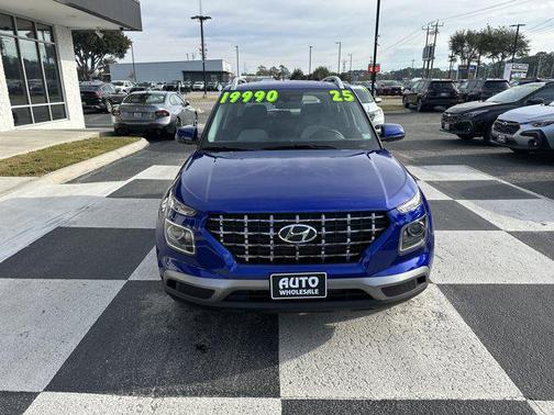 2025 Hyundai VENUE SEL