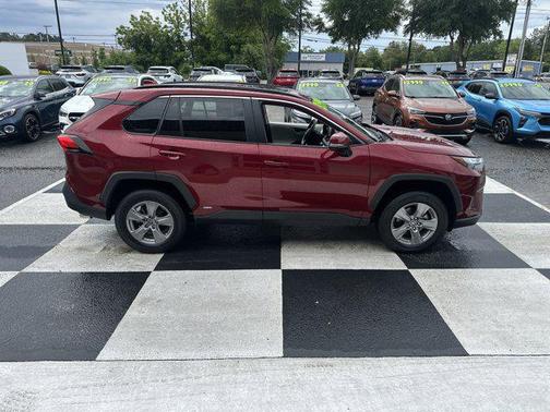 2022 Toyota RAV4 Hybrid XLE