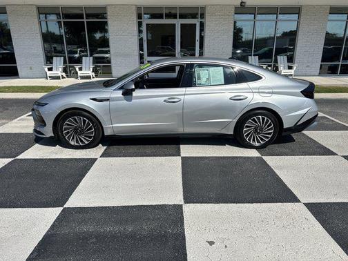 2024 Hyundai SONATA Hybrid SE