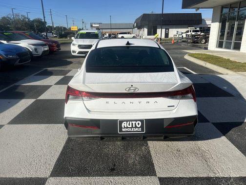 2024 Hyundai ELANTRA HEV Blue