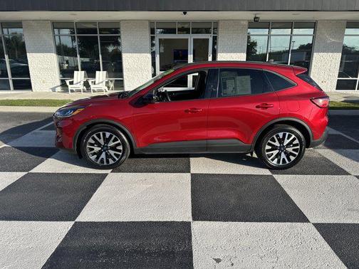 2020 Ford Escape SE