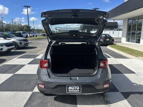 2025 Hyundai VENUE SE