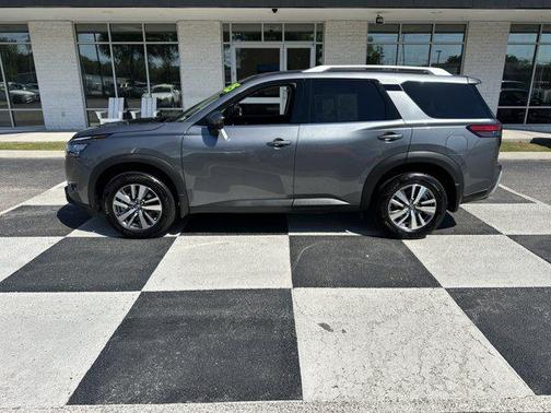 Gun Metallic 2025 Nissan Pathfinder SL FWD