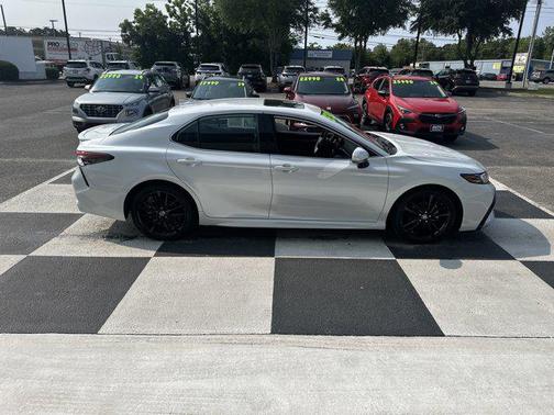 2024 Toyota Camry Hybrid SE