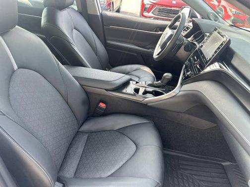 2024 Toyota Camry Hybrid SE