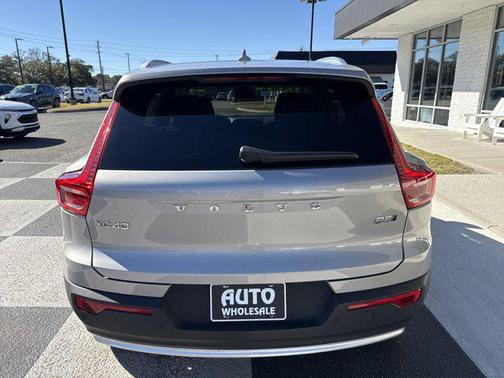 2024 Volvo XC40 B5 Plus Bright Theme