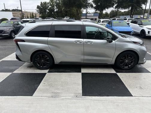 2023 Toyota Sienna XSE 7 Passenger