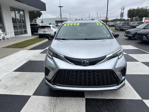 2023 Toyota Sienna XSE 7 Passenger