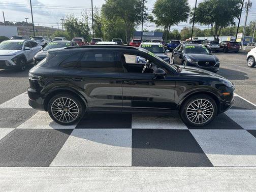 2023 Porsche Cayenne Platinum Edition