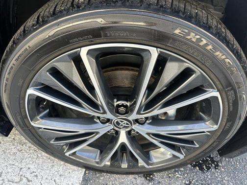 2025 Toyota Prius XLE