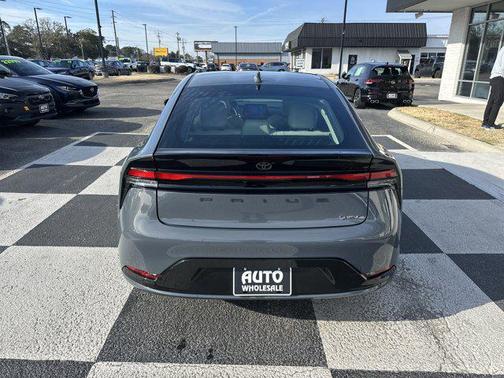 2025 Toyota Prius XLE